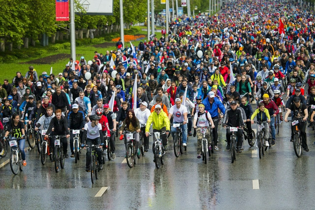 День 1000 велосипедистов. Велозабег Уфа. Велопробег Уфа 2022. С праздником велосипедиста.