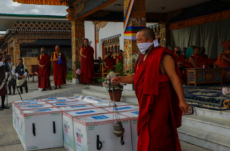Бутан полностью вакцинирует 90% взрослых в течение недели